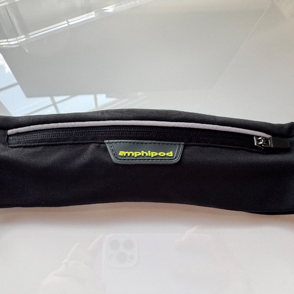 Amphipod AirFlow Microstretch Plus Luxe™ Run Belt Size Small - Picture 7 of 7